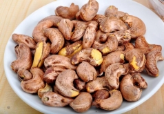 cac san pham hat kho trong nuoc va nhap khau duoc tieu thu manh trong dip can tet