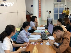 doanh nghiep dau dau du chi tien   8221 thuong nong  8221  van kho tuyen lao dong
