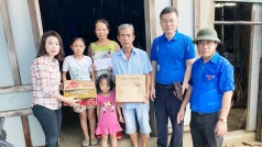 san se co cuc voi dong bao vung lu