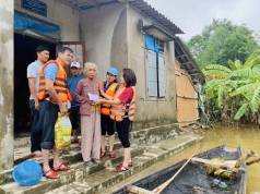 tang thuong mien trung  ve voi nguoi dan vung lu
